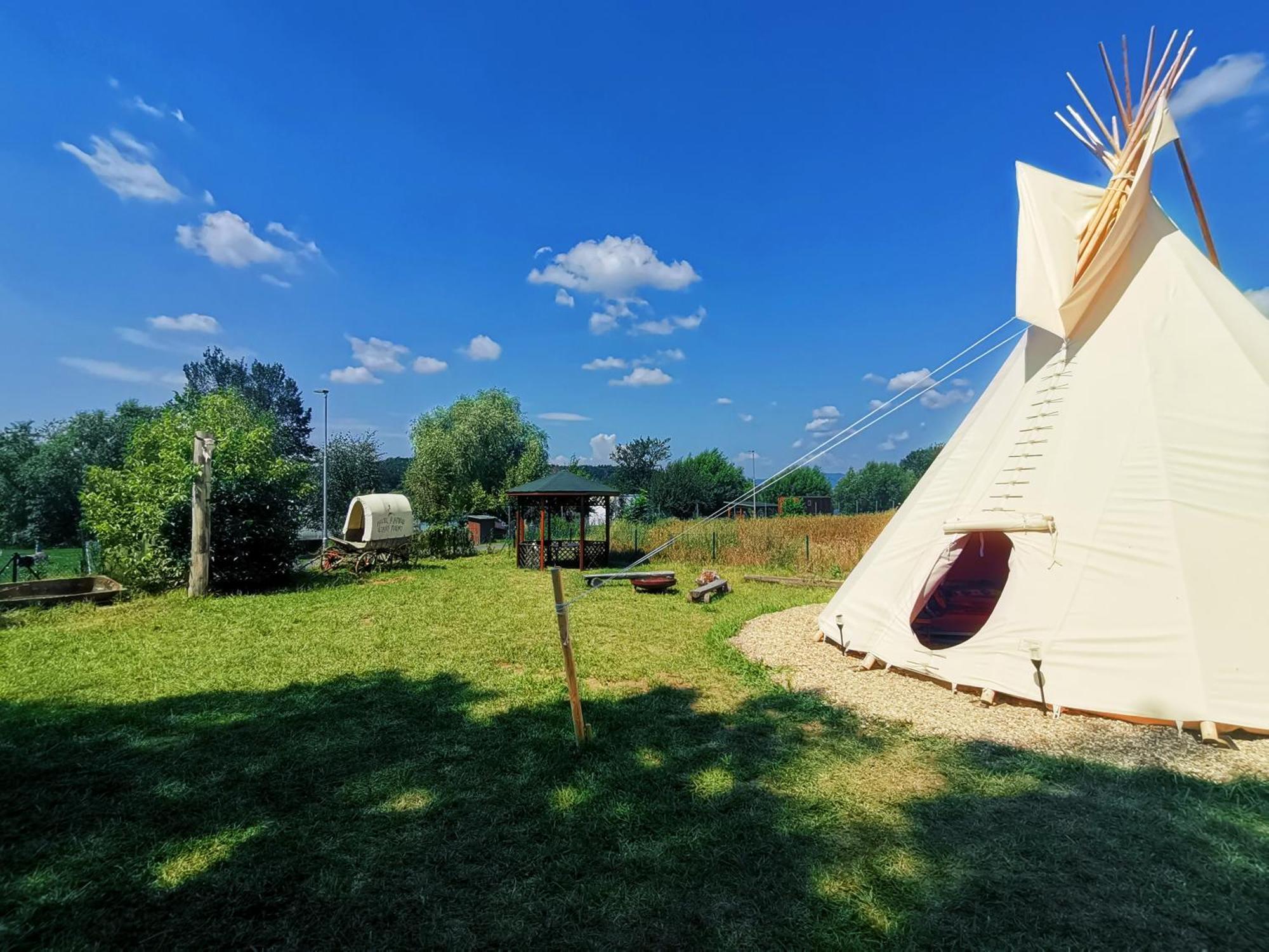 فندق Teepee Camp Lounky Chodouny المظهر الخارجي الصورة